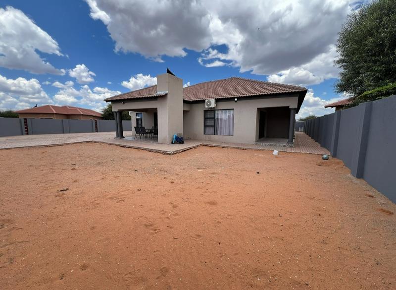 To Let 4 Bedroom Property for Rent in Kathu Northern Cape